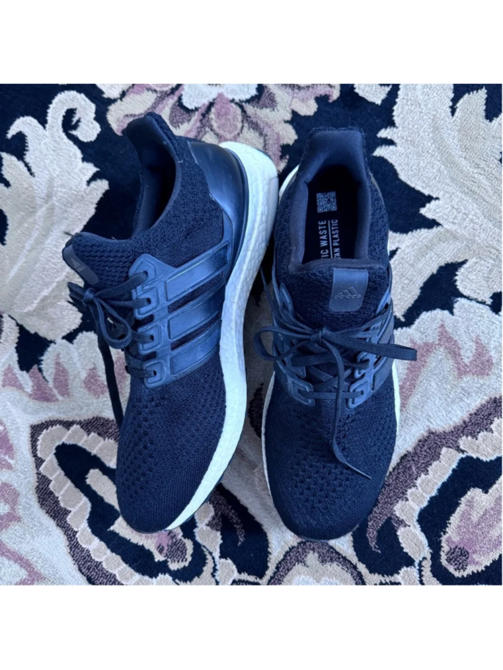 Adidas Men's Ultra Boost Very Black Running Shoes size 10